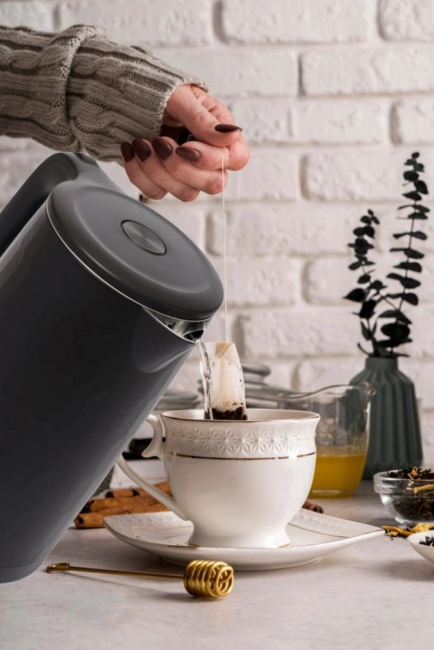 CZAJNIK ELEKTRYCZNY BEZPRZEWODOWY TURYSTYCZNY 1500 W 1.8 L OBROTOWY CZARNY