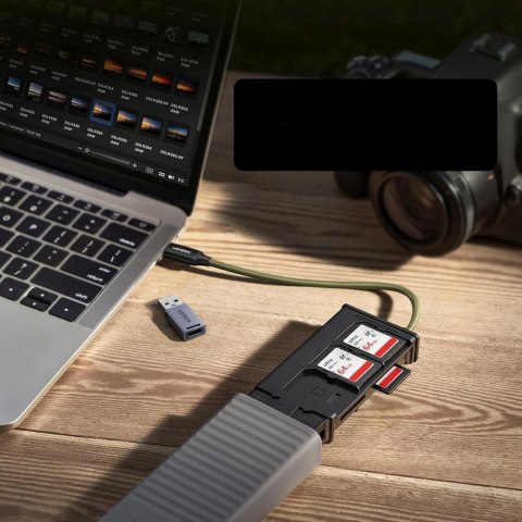 Czytnik kart pamięci 2w1 z organizerem na 10 kart - szary