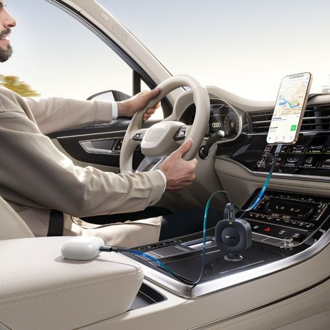 Ładowarka samochodowa USB-C ze zwijanym kablem USB-C 30W - czarna