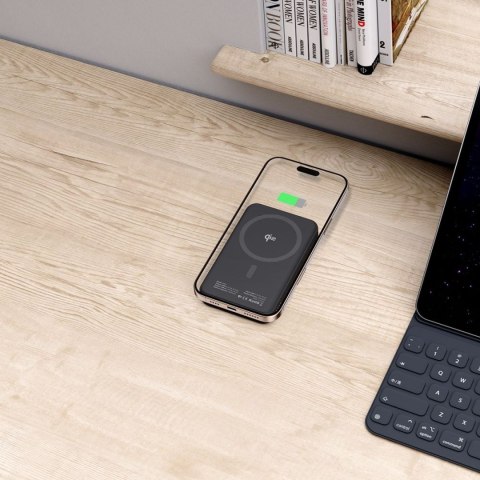 Powerbank bezprzewodowy 10000 mAh USB-A USB-C 15W - czarny