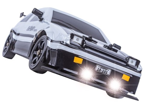 DUŻY Samochód Do Driftu Auto RC Drift 1:16 2,4 GHz PARA DYM Biała Toyota 4WD LED