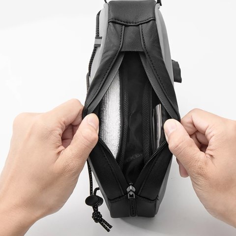 Torba sakwa rowerowa mocowana na ramę 0.9l - srebrna