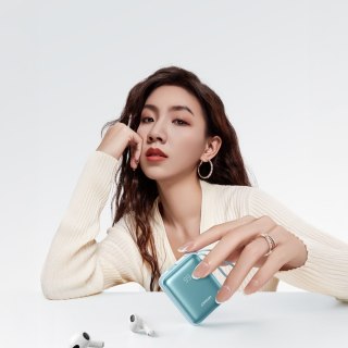 Powerbank 10000mAh 22.5W z wbudowanymi kablami - niebieski